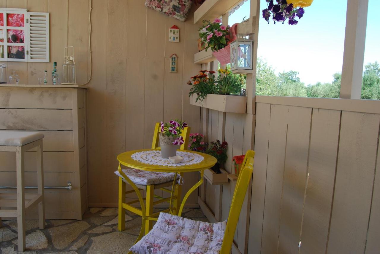 Luxury Traditional Room The Small Bookstore Kastro-Kyllini Exterior foto