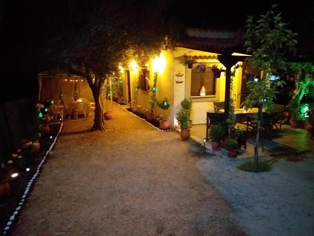Luxury Traditional Room The Small Bookstore Kastro-Kyllini Exterior foto